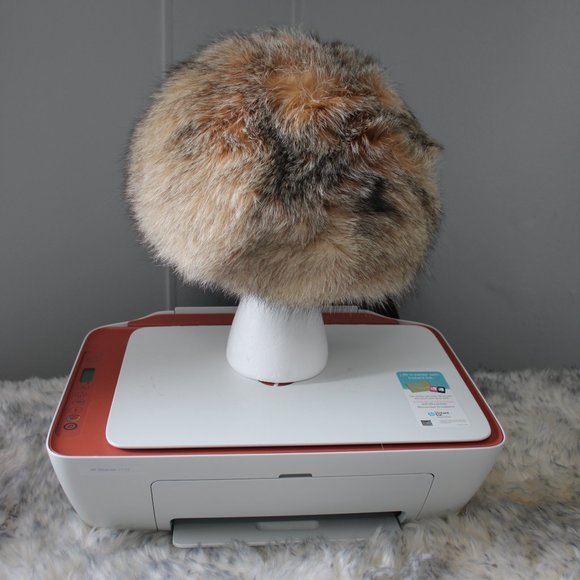 #303 fox fur hat - Picture 2 of 4